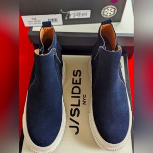 J/slides leather zip up bootie, size 7